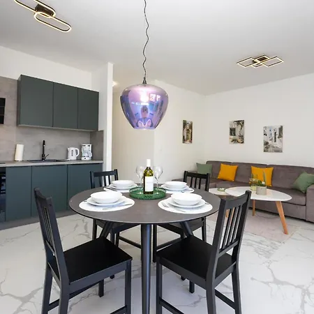 2 Bedroom Beautiful In Seget Donji *