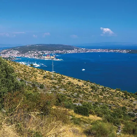 2 Bedroom Beautiful In Seget Donji