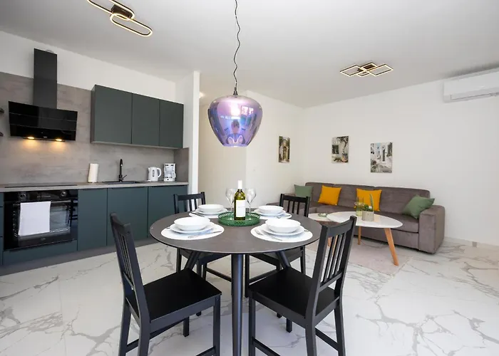 2 Bedroom Beautiful In Seget Donji *