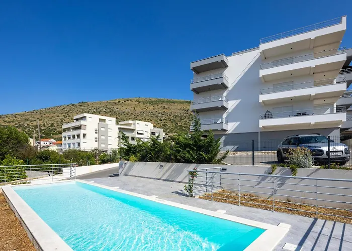 Appartement 2 Bedroom Beautiful In Seget Donji *