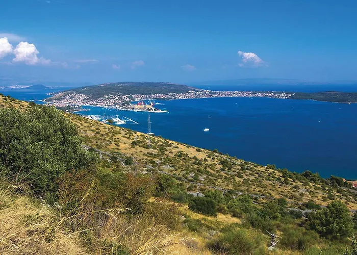 2 Bedroom Beautiful In Seget Donji