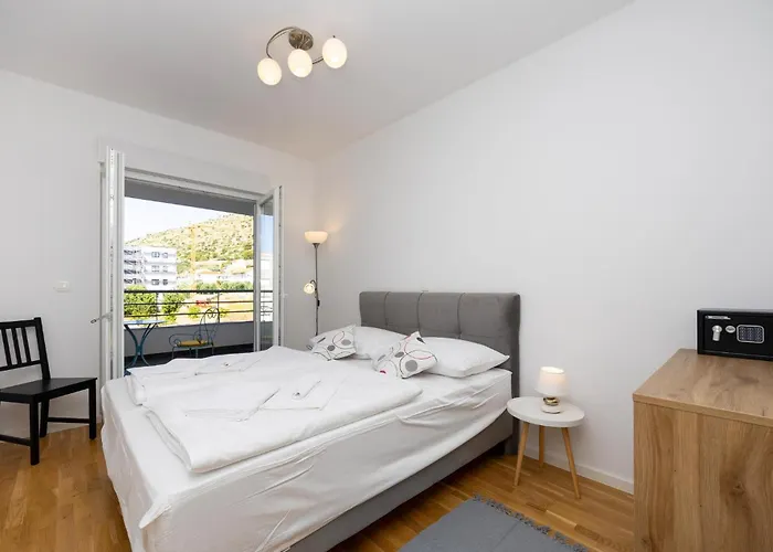 2 Bedroom Beautiful In Seget Donji