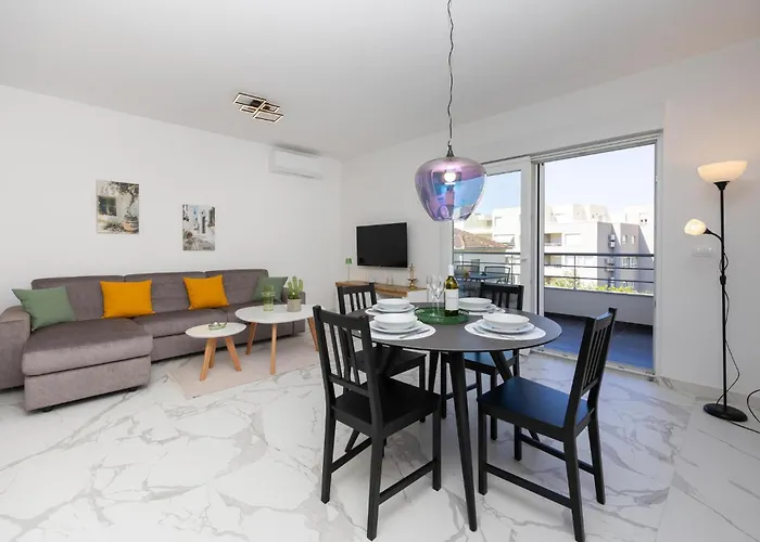 2 Bedroom Beautiful In Seget Donji Appartement